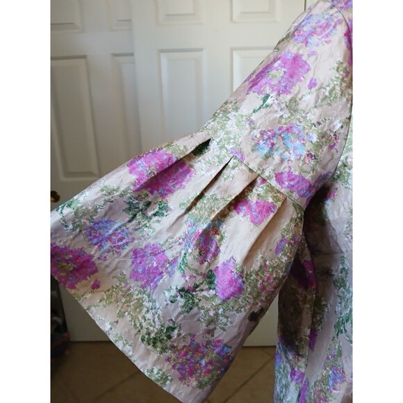 Tuckernuck Floral Jacquard Bell Sleeve Blouse Beige Pink Green Top Size Large - Picture 7 of 16